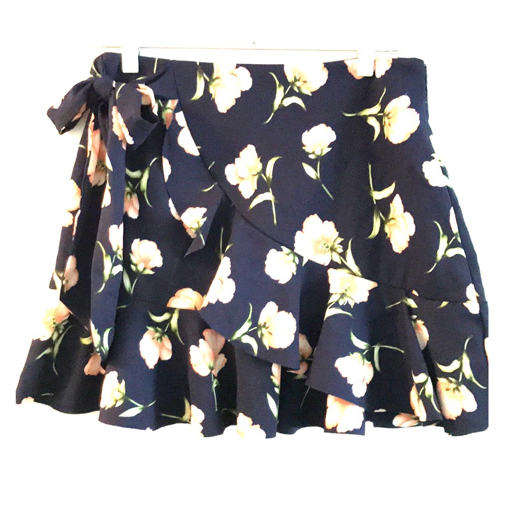 Floral mini skirt